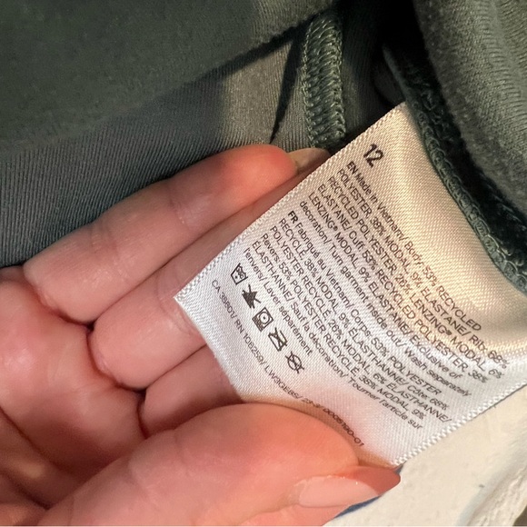 Lululemon BRUSHED SOFTSTREME RIBBED HALF ZIP Green jasper Size 12 - Picture 4 of 4